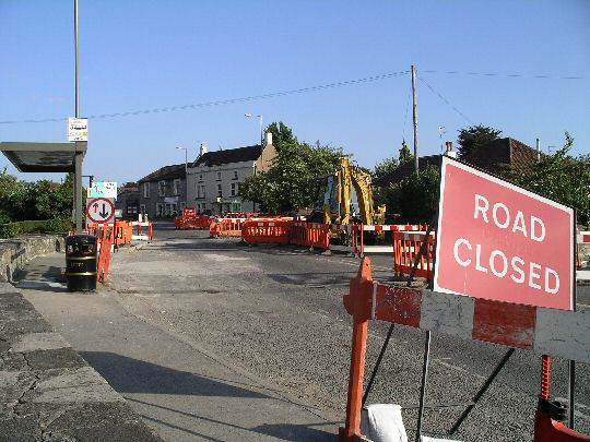 Road_closed_b_stop